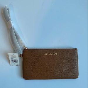 Michael Kors Jet Set Medium Wristlet